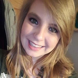 Meet your Posher, Larissa